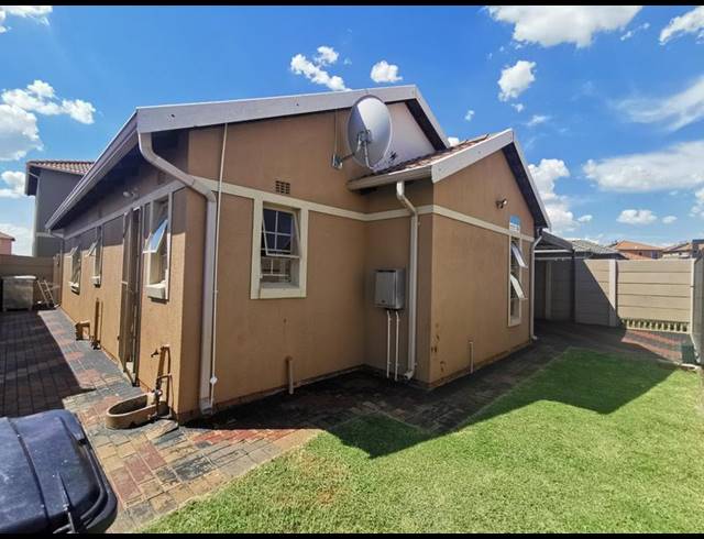 3 BEDROOM HOUSE FOR SALE IN ALBERTSDAL